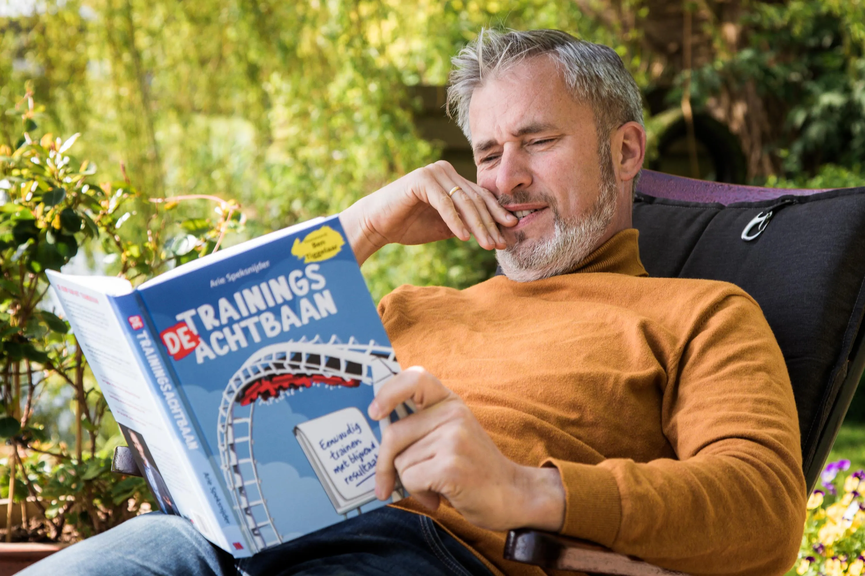 Personal branding foto’s van Arie Speksnijder. Hij is trainer, coach en auteur van het boek de Trainingsachtbaan.
