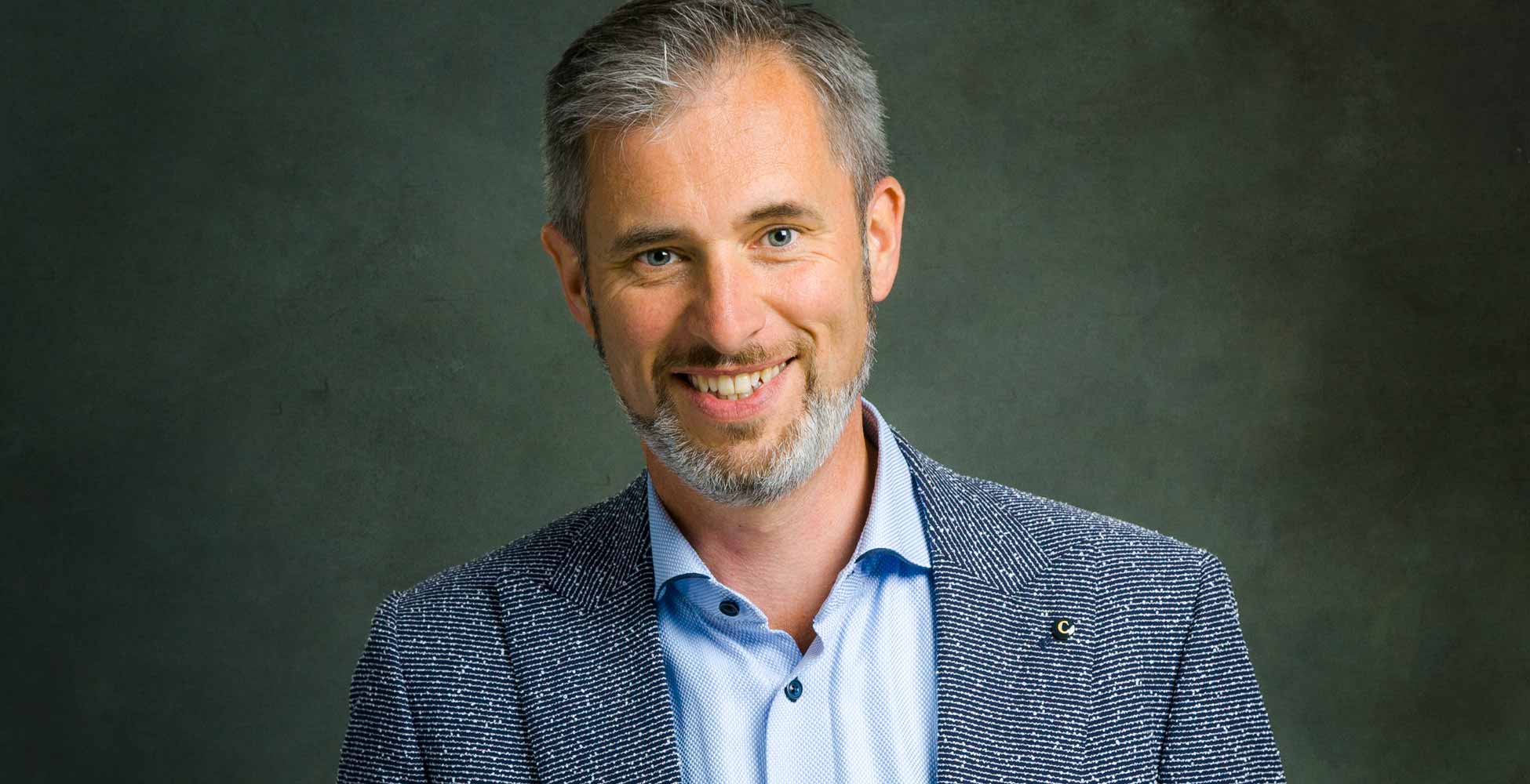 Zakelijk portret in een professionele omgeving