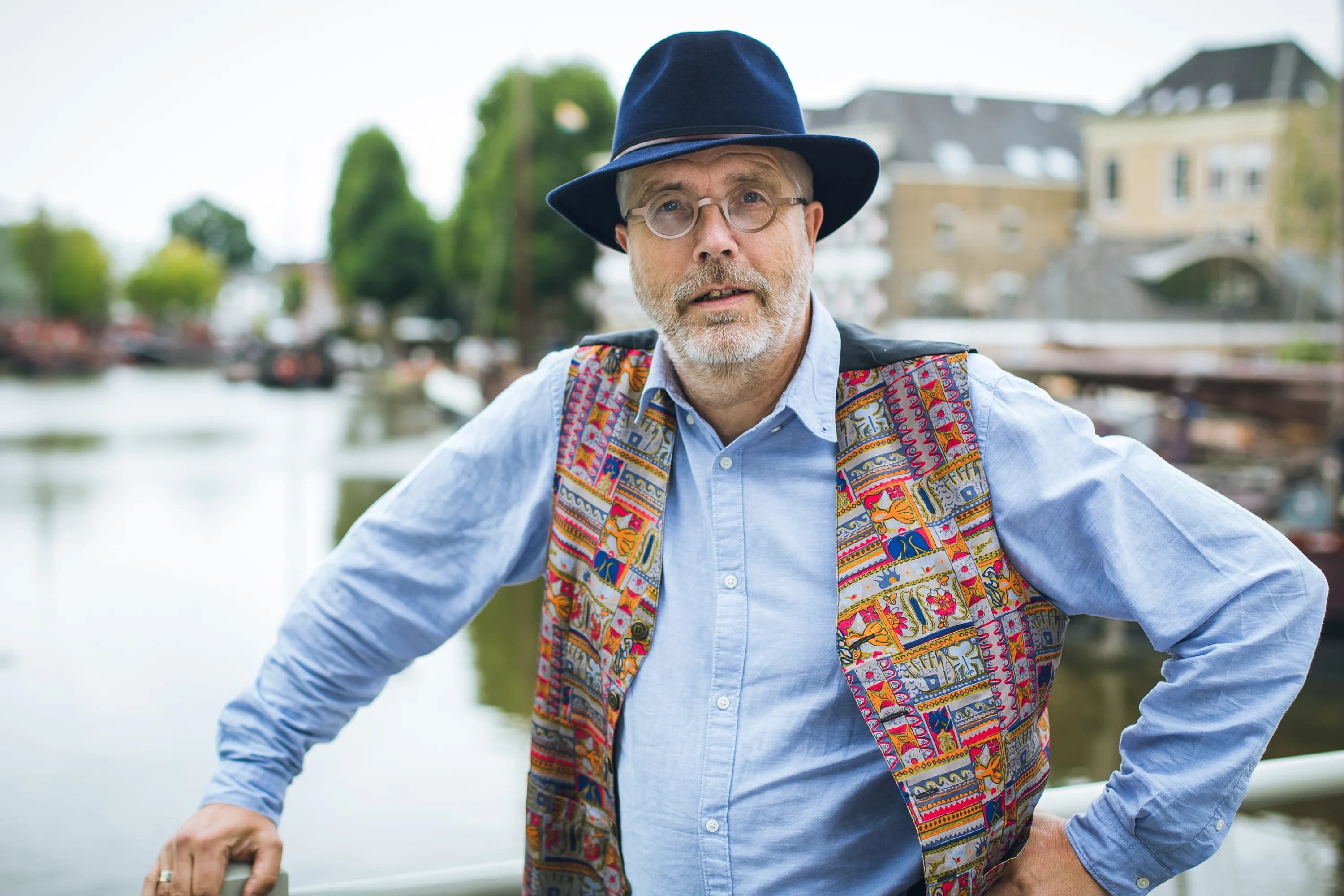 Zakelijk portret van een man op locatie in Gouda